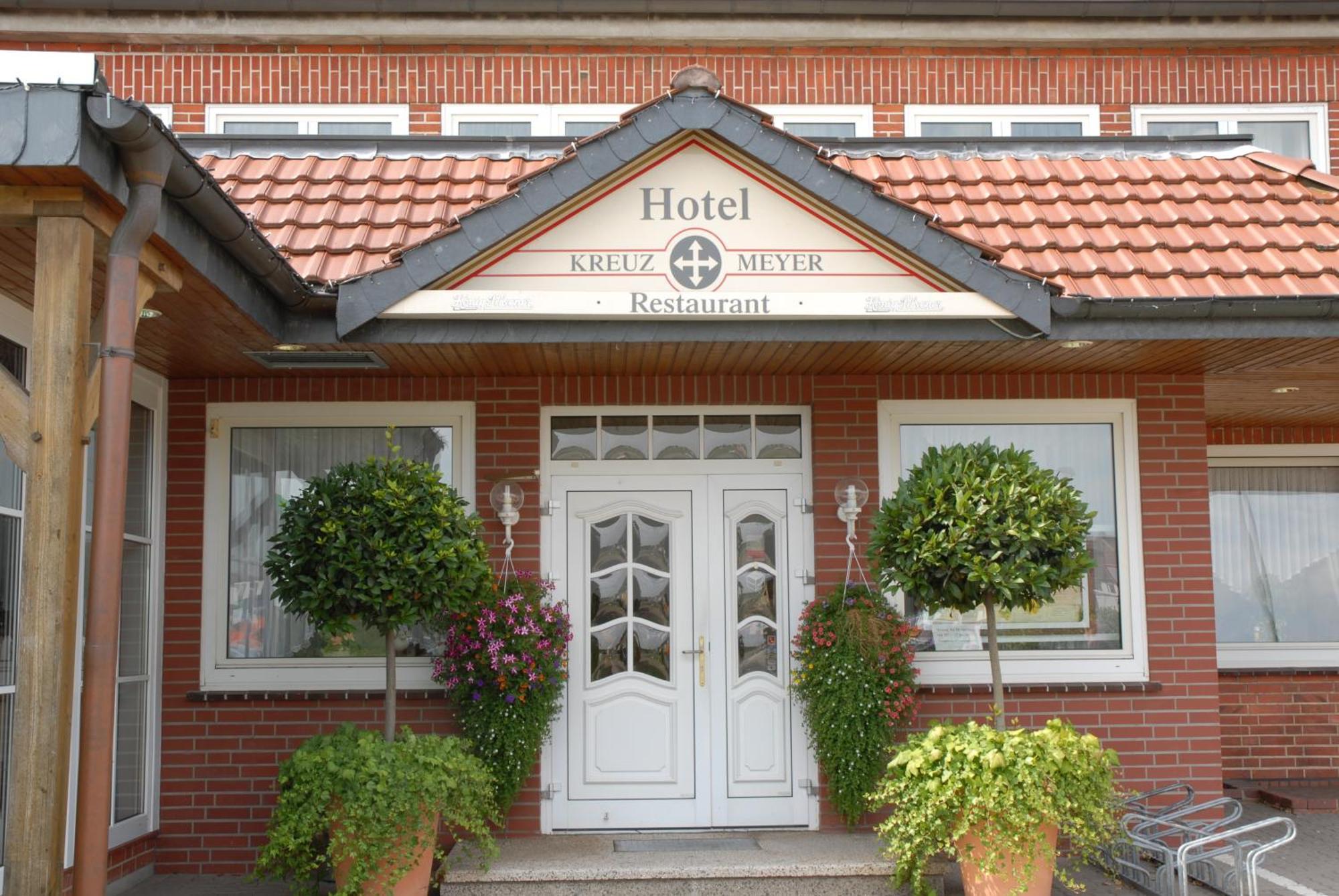 שטור Land-Gut-Hotel Restaurant Kreuz Meyer מראה חיצוני תמונה