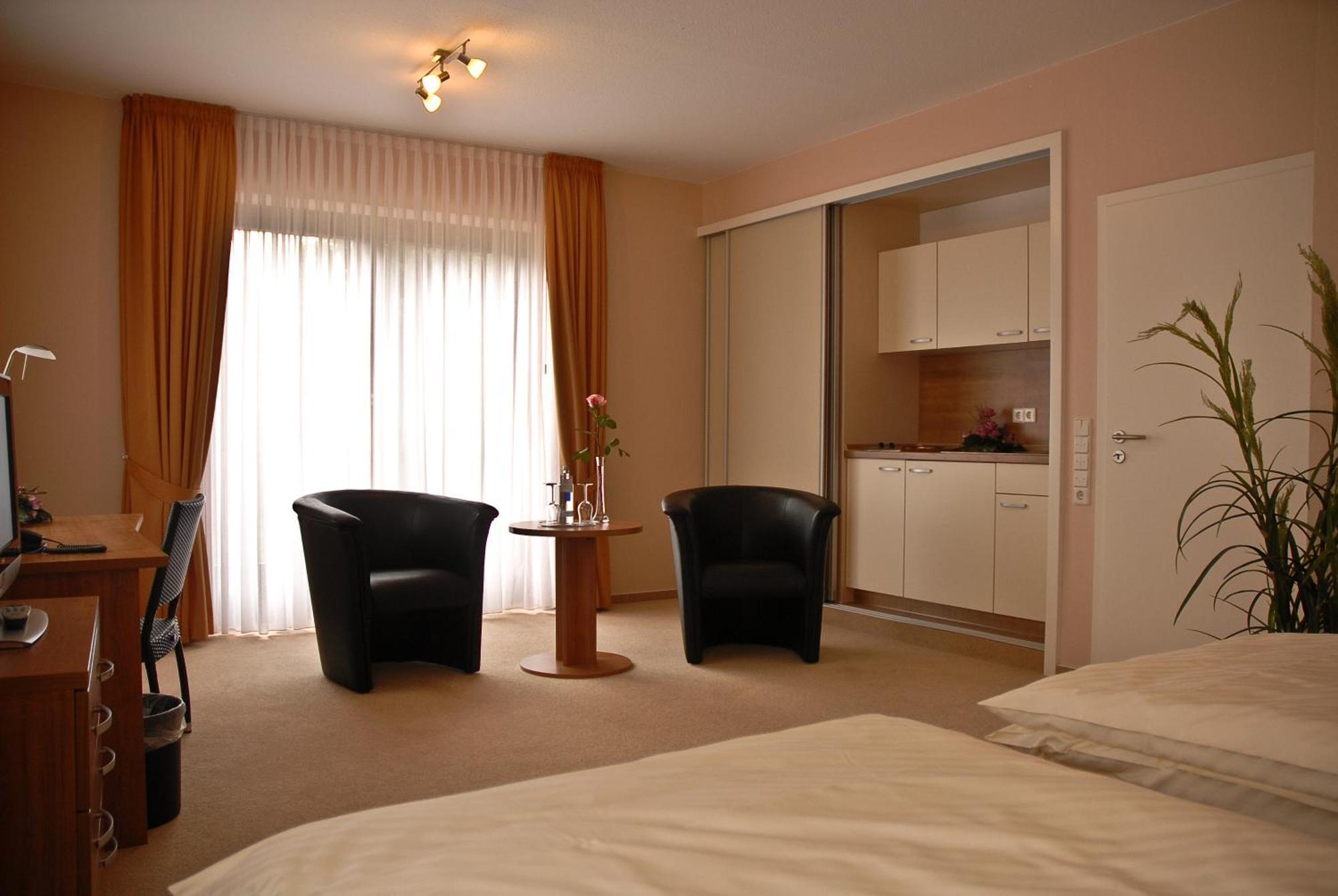 שטור Land-Gut-Hotel Restaurant Kreuz Meyer מראה חיצוני תמונה