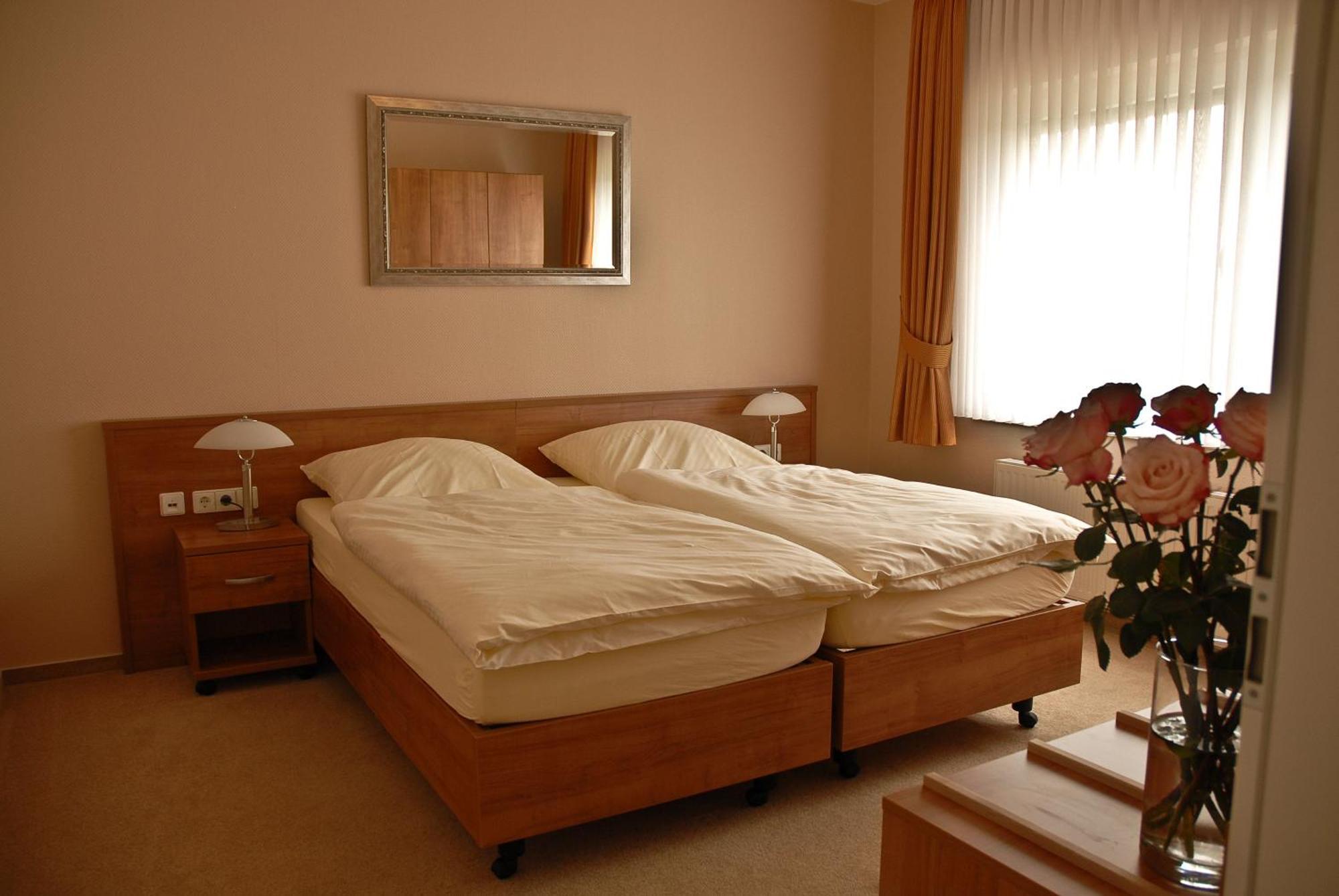 שטור Land-Gut-Hotel Restaurant Kreuz Meyer מראה חיצוני תמונה